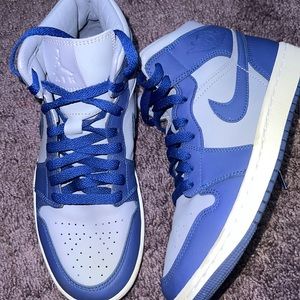 Jordan 1 Mid SE , Iron purple deep royal. Womens 7.5